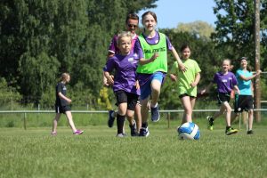 floorballbb-floorball-sommercamp-fussball-04