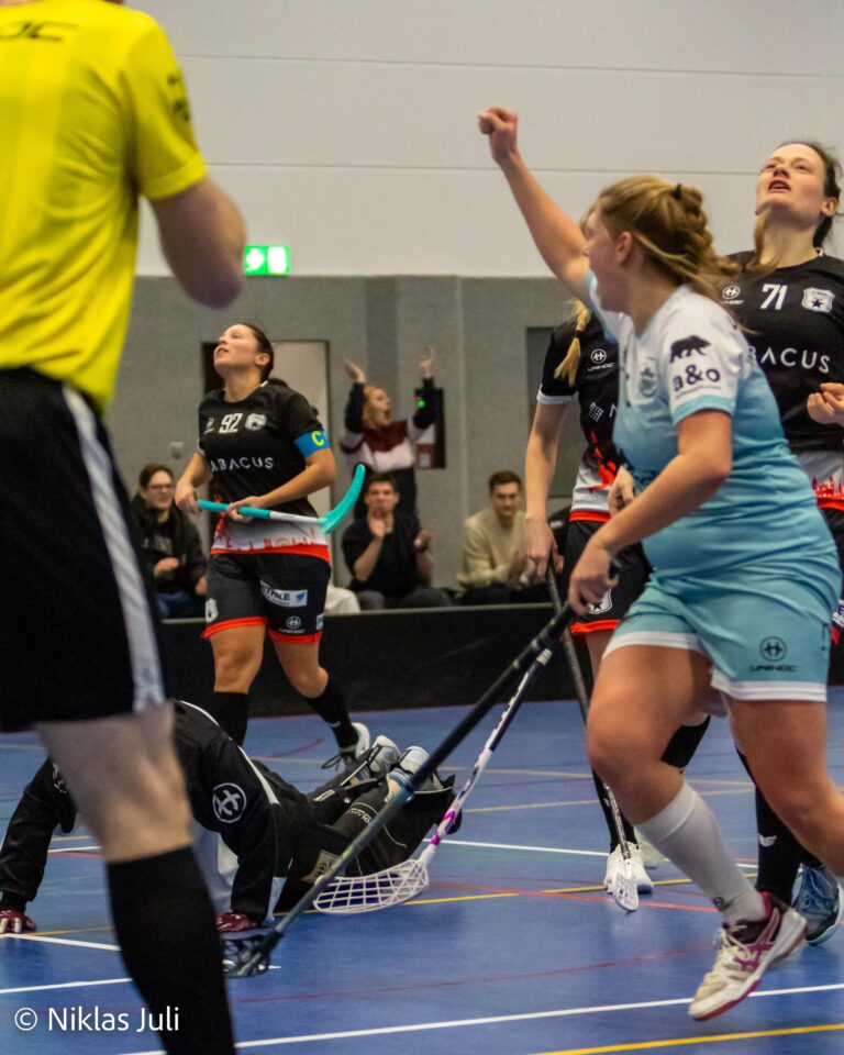 Floorball-Action in Potsdam